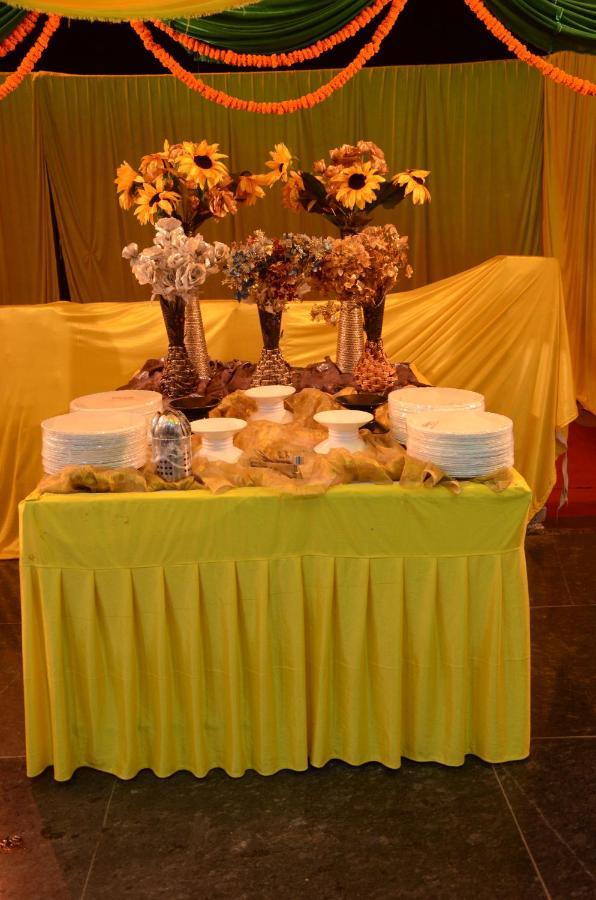 Arsh Residency Hotel Lucknow Buitenkant foto