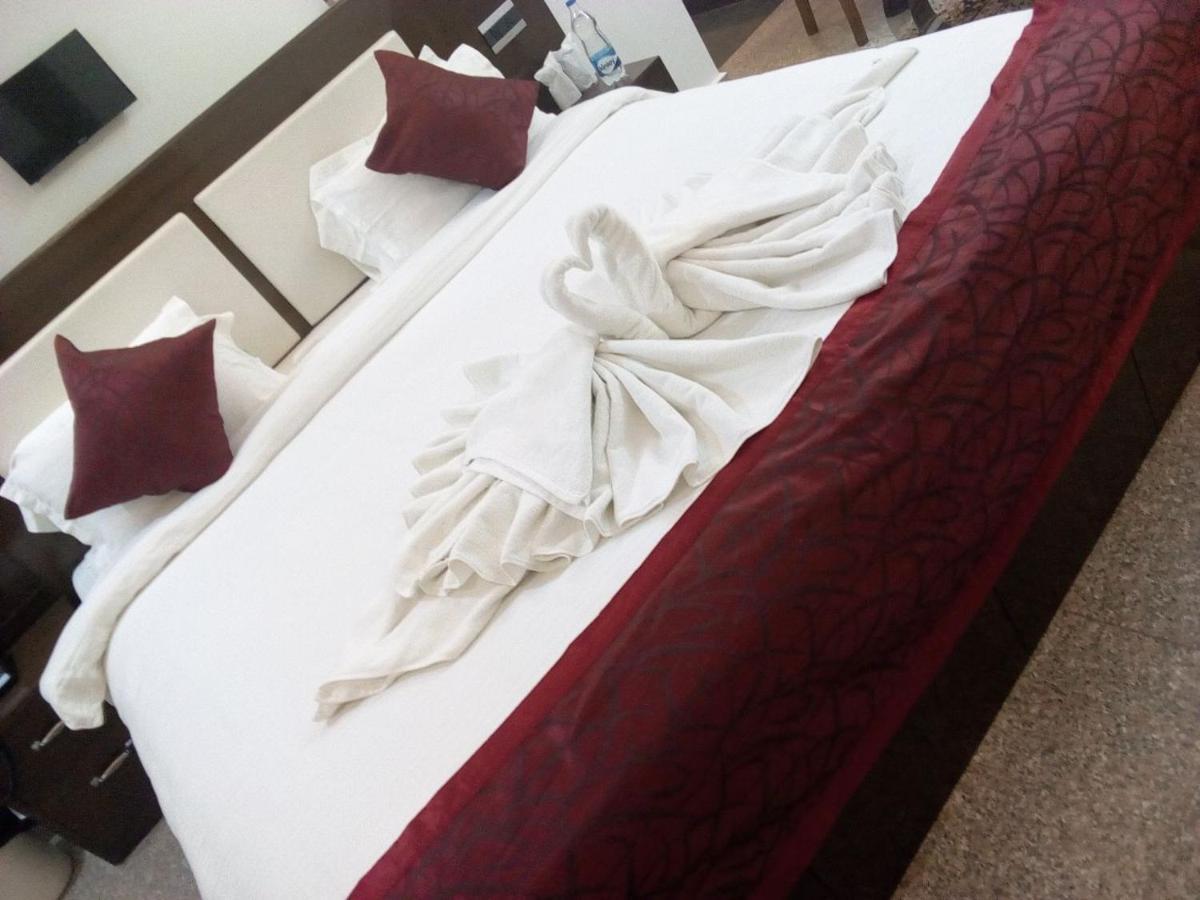 Arsh Residency Hotel Lucknow Buitenkant foto