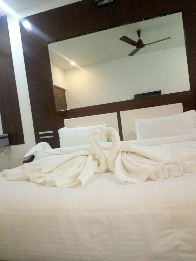 Arsh Residency Hotel Lucknow Buitenkant foto