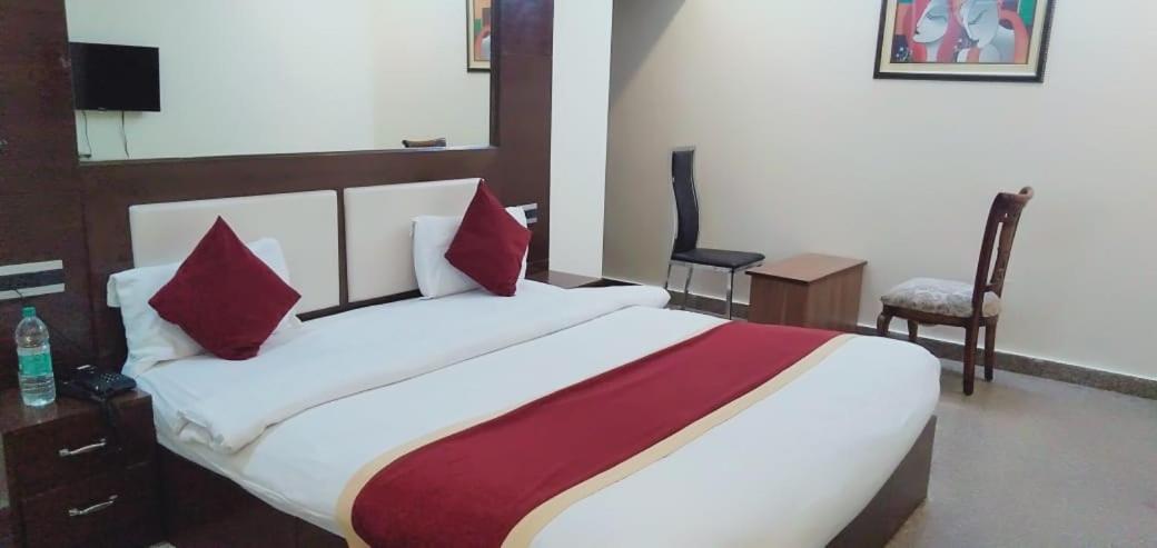 Arsh Residency Hotel Lucknow Buitenkant foto